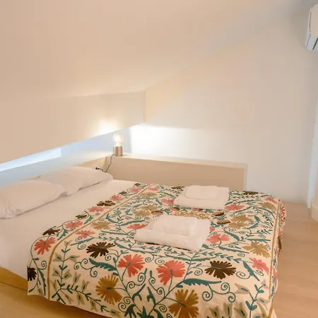 Апартаменты Chic 1br Duplex W/ac Santa Catarina | By Airnest *