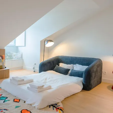 Chic 1br Duplex W/ac Santa Catarina | By Airnest Апартаменты Лиссабон