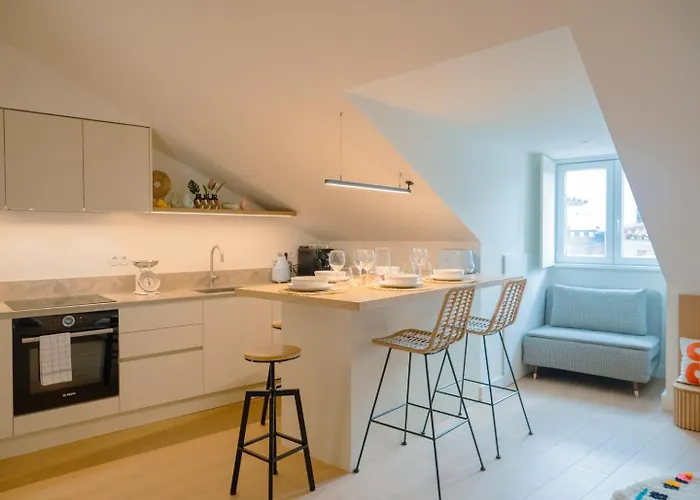 Апартаменты Chic 1br Duplex W/ac Santa Catarina | By Airnest Лиссабон