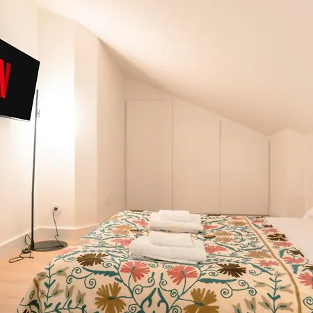 Apartment Chic 1br Duplex W/ac Santa Catarina | By Airnest Lissabon