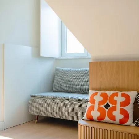 Chic 1br Duplex W/ac Santa Catarina | By Airnest Lisbon